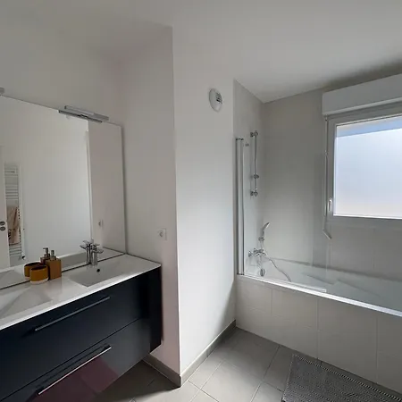 Apartament Le Quai - Proche Centre-ville - Parking *
